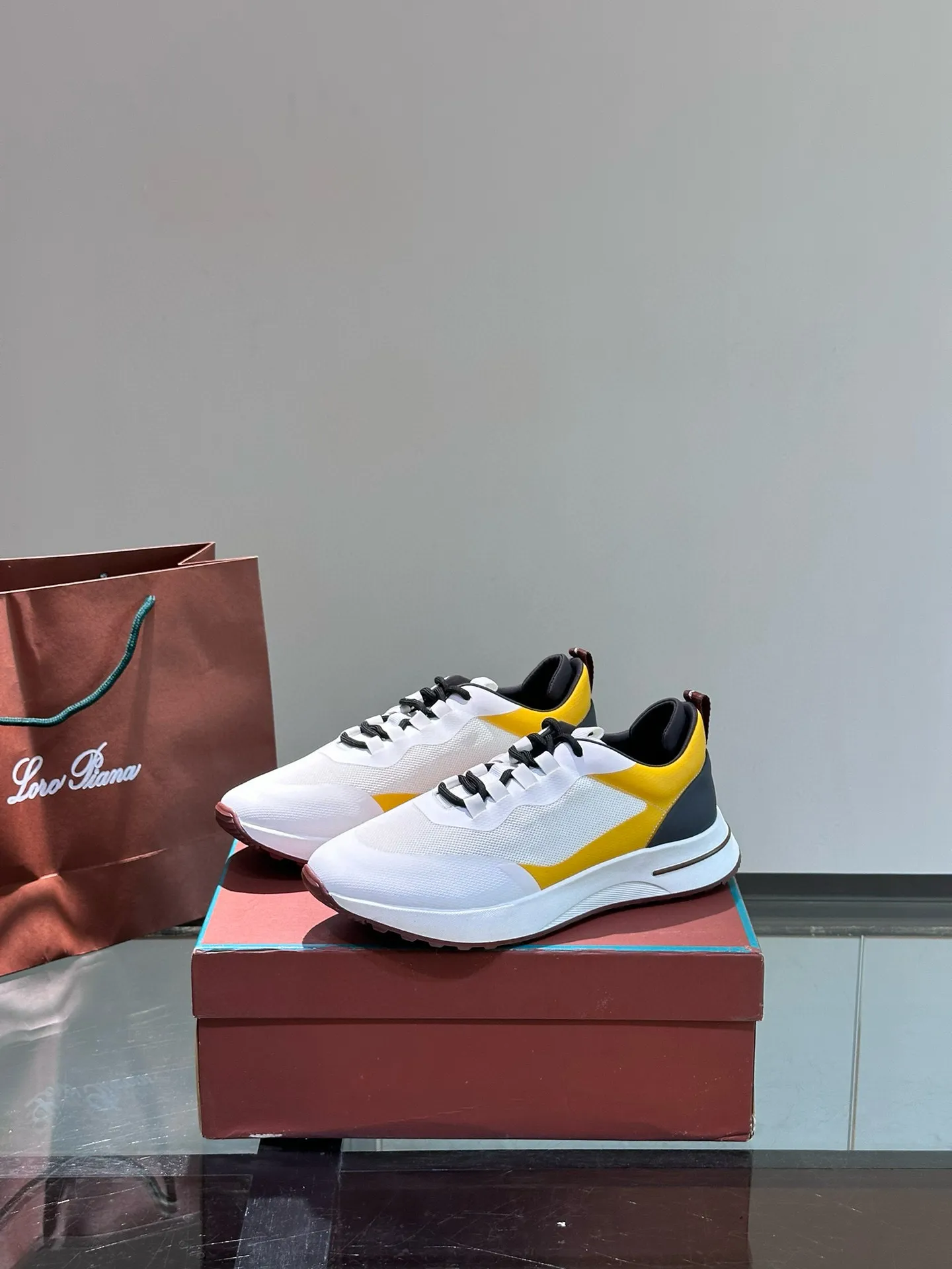 Factory price: 540💰Loro men's shoes💰iana niche Loro classic jogging shoes, men's lace-up casual shoes and sneakers, high-quality lightweight and comfortable fabrics, suitable for outdoor leisure, the color scheme is young and energetic, and it looks great with sportswear or casual suits! Size: 39-45 (38, 46 customized)